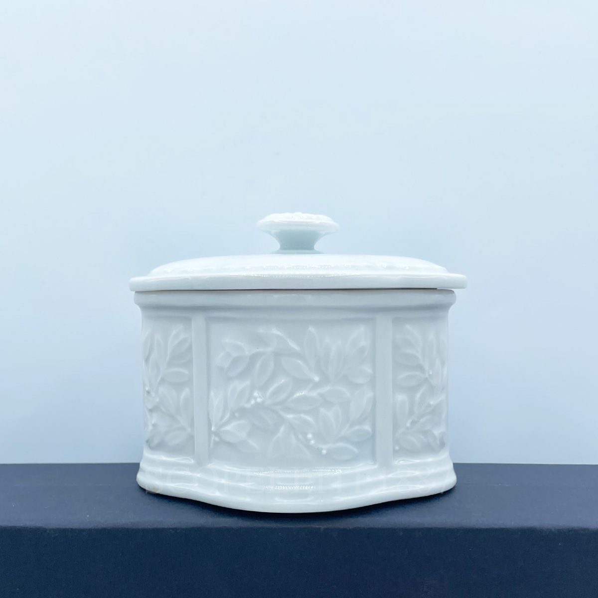 Bernardaud Bernardaud Louvre Sugar Box 1