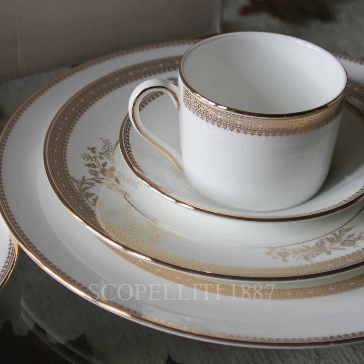 Wedgwood Wedgwood Vera Wang Lace Gold Teacup with Saucer 2