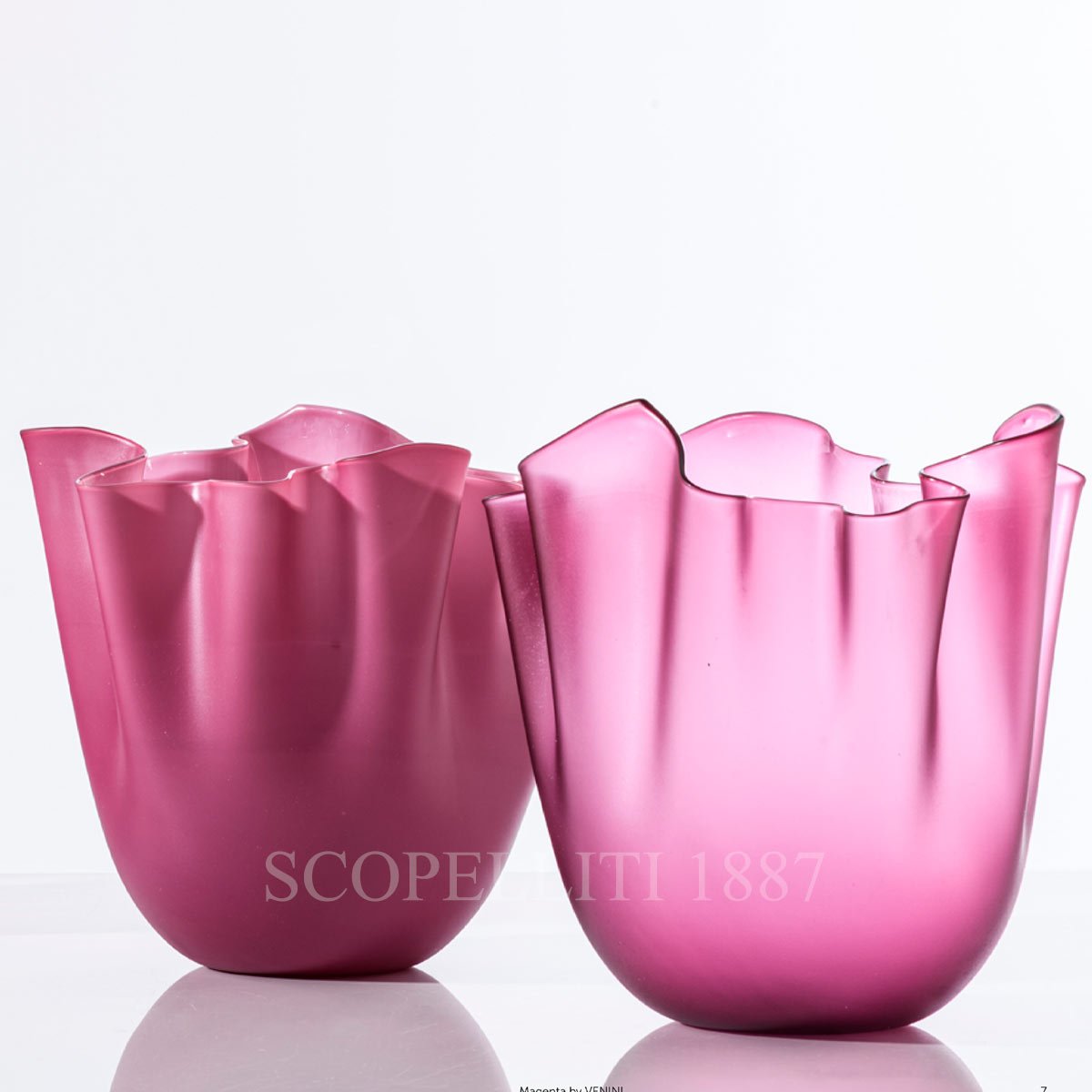 Venini Venini Fazzoletto Vase Magenta Transparent Sandblasted Medium 2