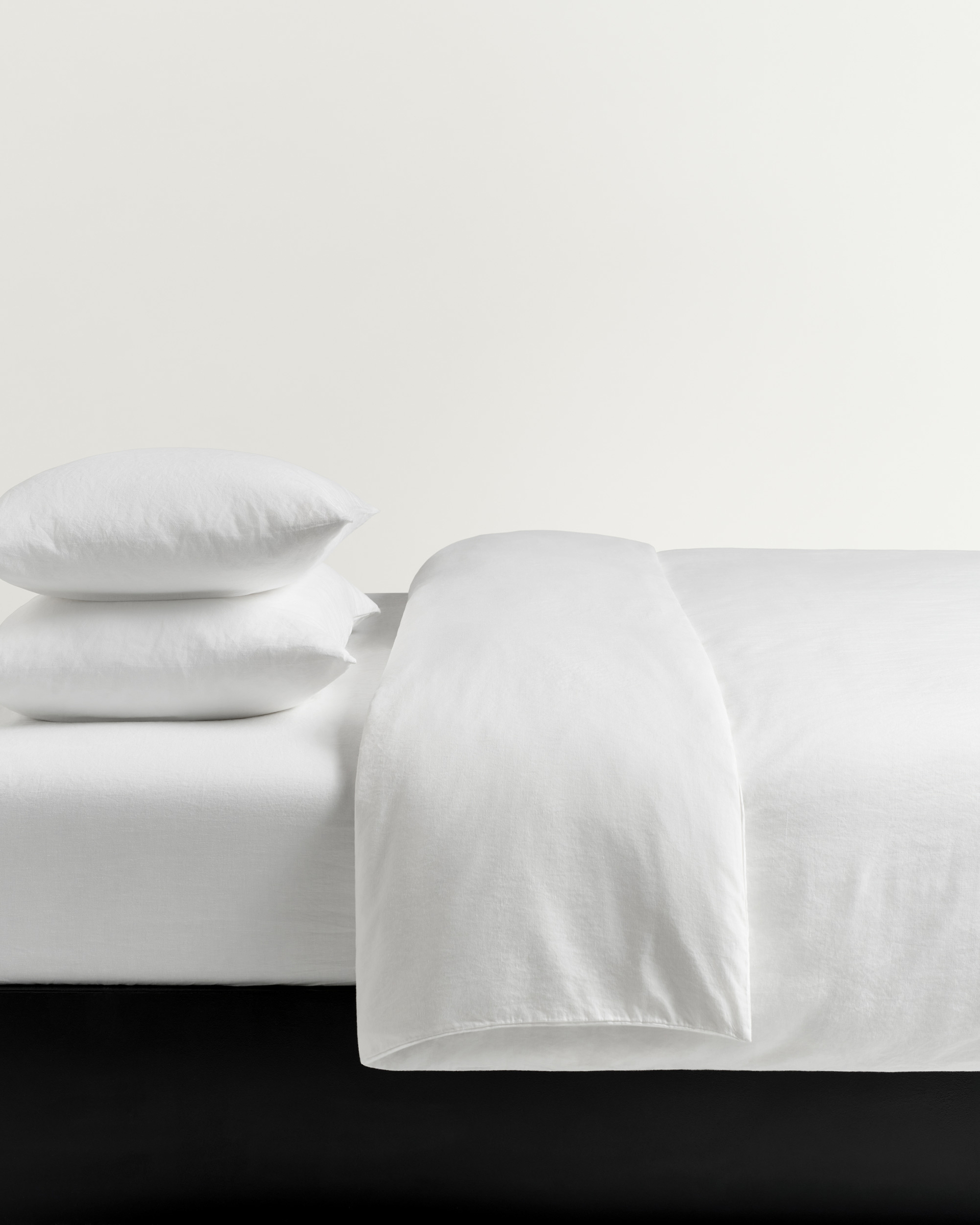 Nordic Knots Linen Blend Duvet Cover Set (3 pcs) – Crisp White 1
