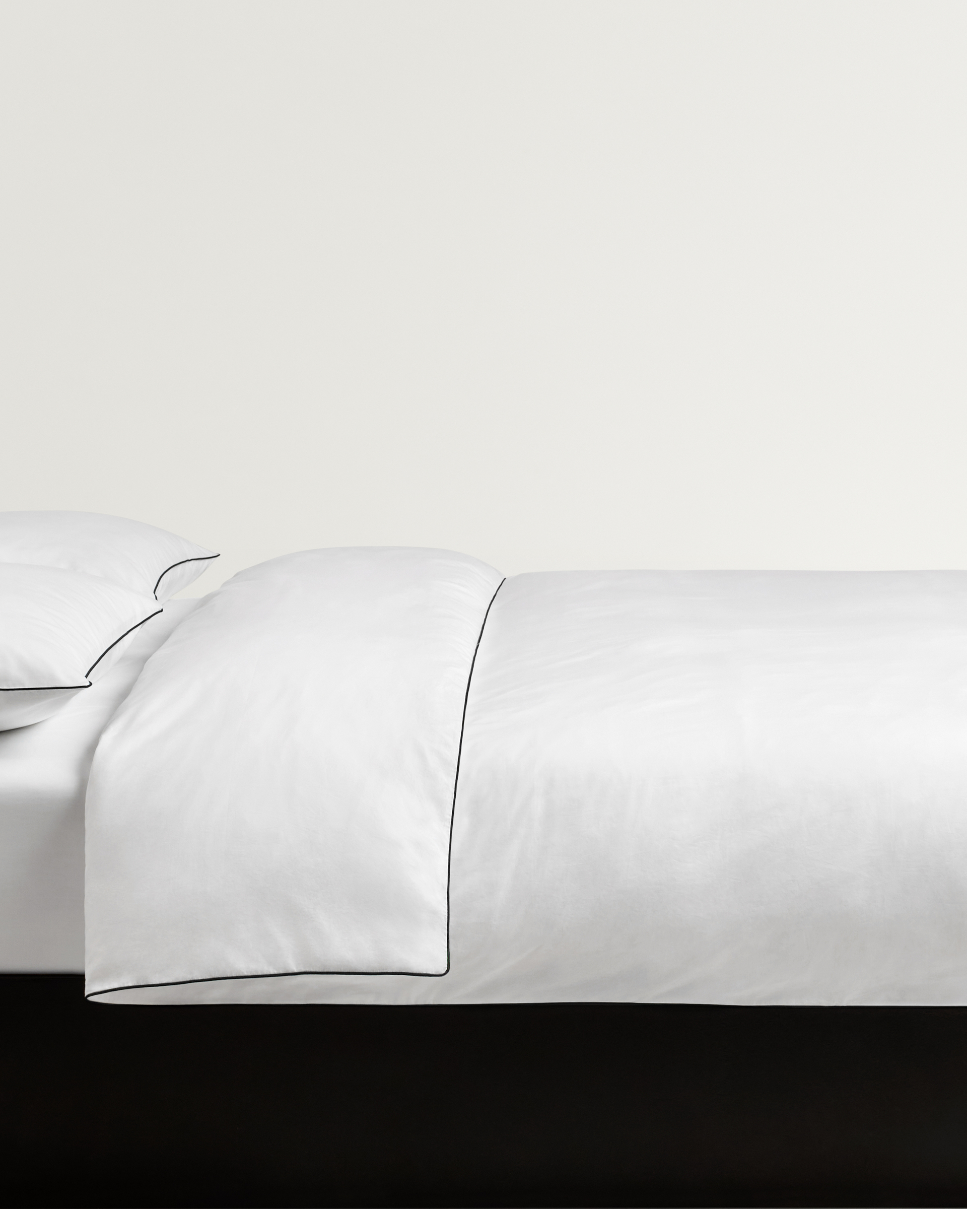 Nordic Knots Percale Duvet Cover – Crisp White/Black 1