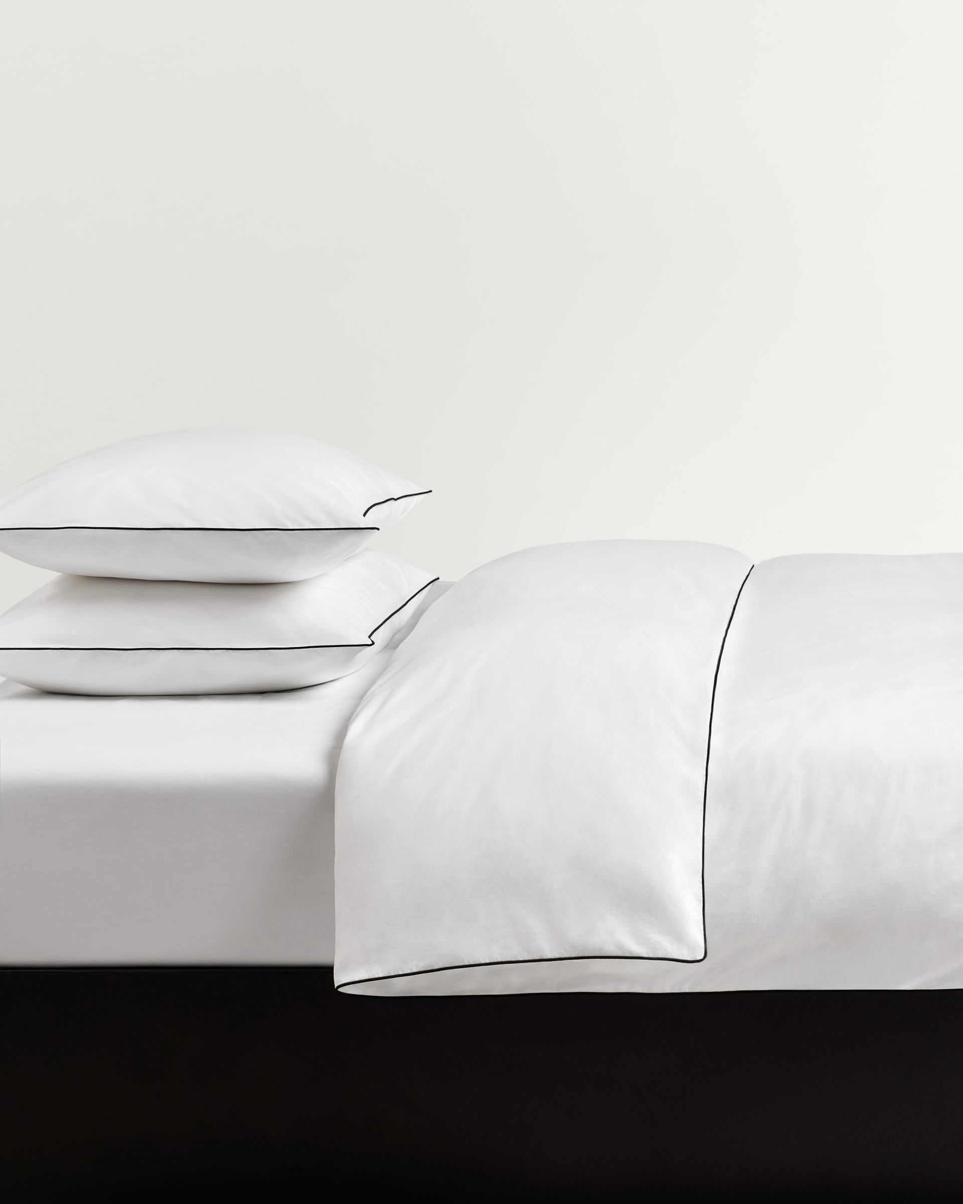 Nordic Knots Percale Pillow Case (Set of 2) – Crisp White/Black 2