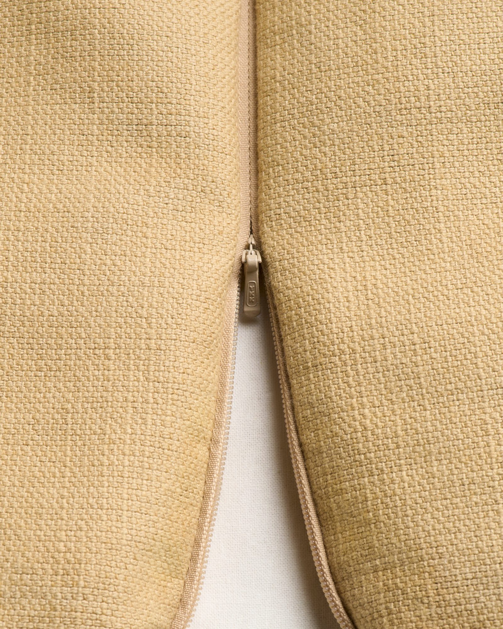 Nordic Knots Signature Slip Cover – Leo 1
